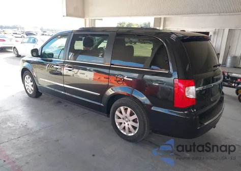 2016 Chrysler Town & Country Touring z USA, uszkodzony, nr VIN 2C4RC1BG3GR112077